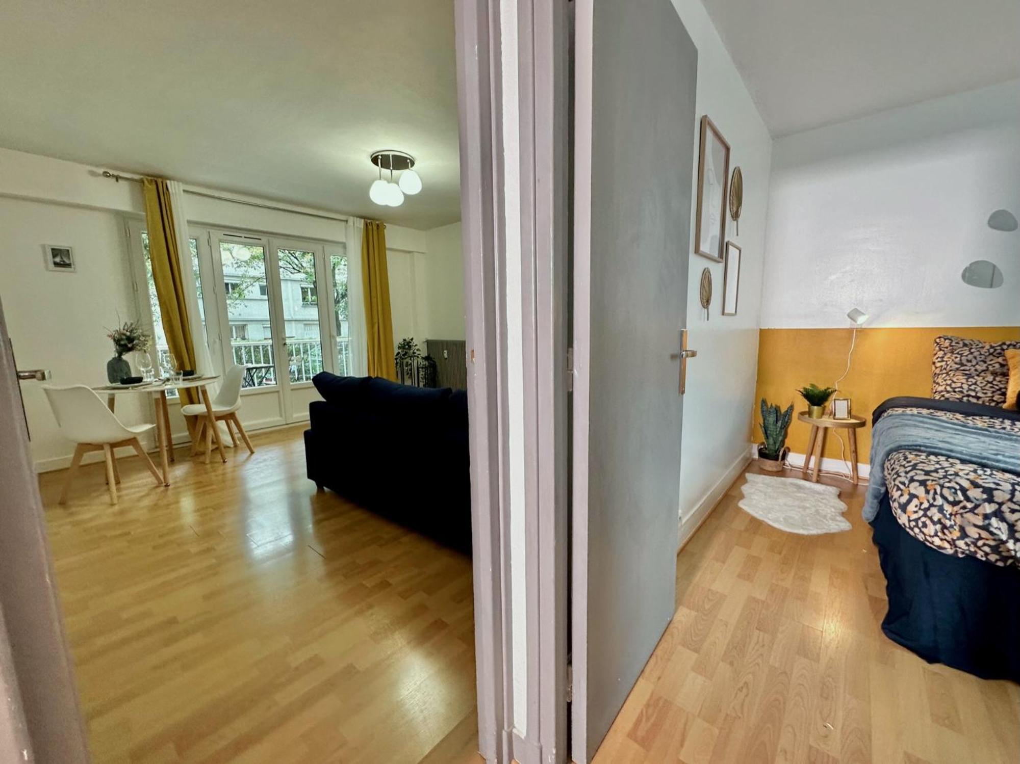 Appartamento Le Bleu Soleil - A 2 Min Du Metro - 7 Min De Paris Maisons-Alfort Esterno foto